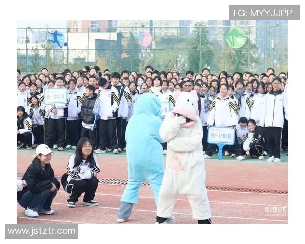 足球世界的精彩瞬间与发展历程探索:从绿茵场到全球热潮的背后故事 足球世界的精彩瞬间与发展历程探索:从绿茵场到全球热潮的背后故事